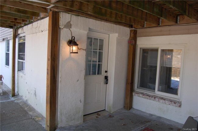 Building Photo - 147 Shear Hill Rd