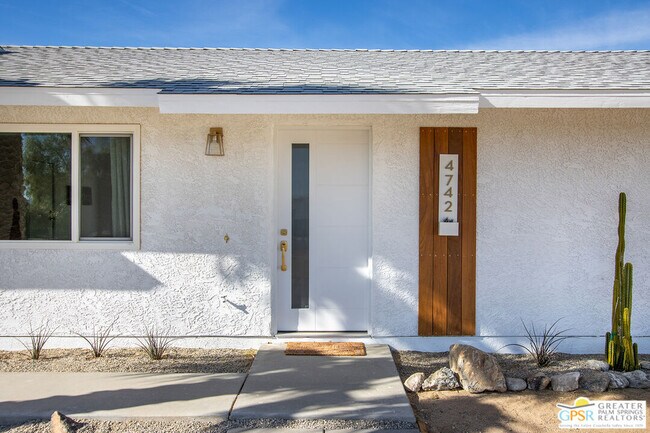 Building Photo - 4742 Ave La Flora Desierta