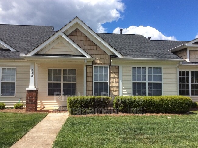 Photo - 752 Sasha Ct House