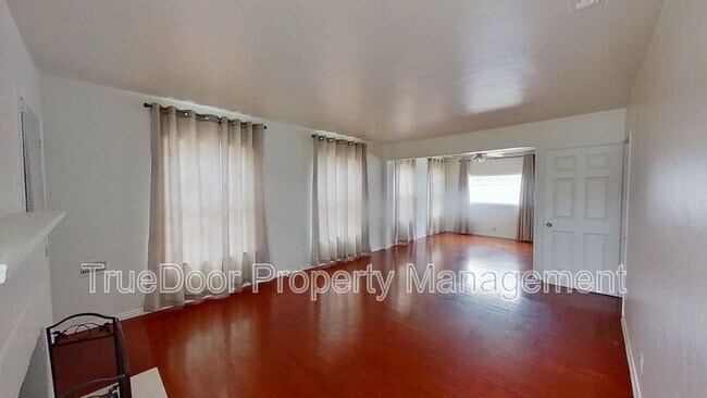 Foto del edificio - 329 E Stanford St