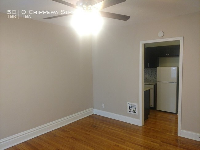 Building Photo - 5010 Chippewa St