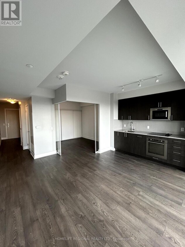 Photo principale - 2550-2550 Simcoe St N
