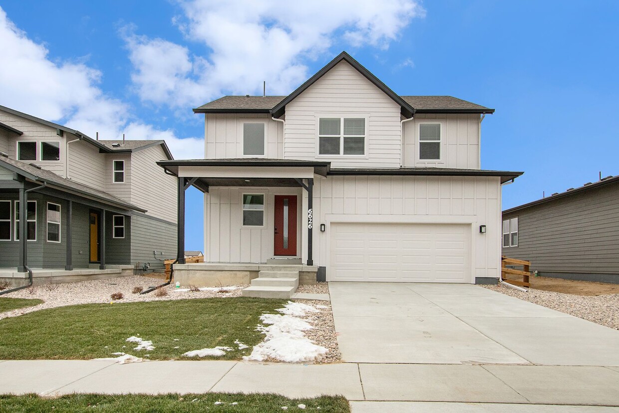 Foto principal - Brand New 3 Bed 2.5 Bath Home in Greeley's...