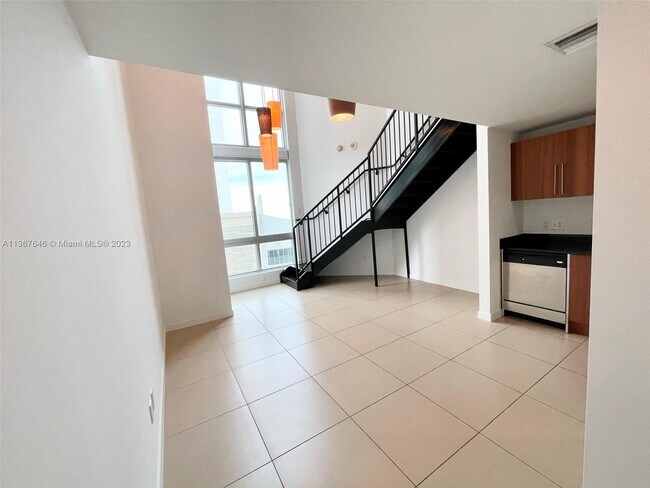 Foto del edificio - 300 S Biscayne Blvd