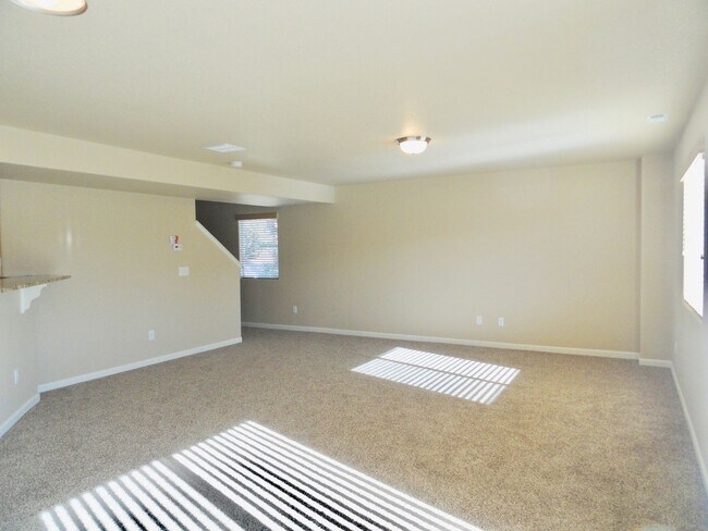 Foto del edificio - Luxury townhome in Northeast Colorado Spri...