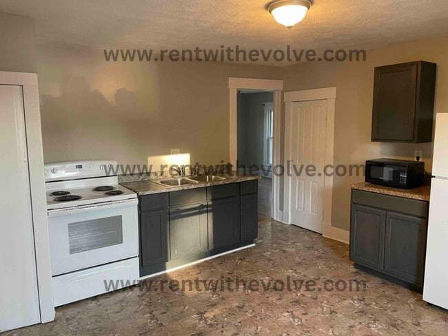 Building Photo - 450 1/2 E. Carl St., Winchester, IN