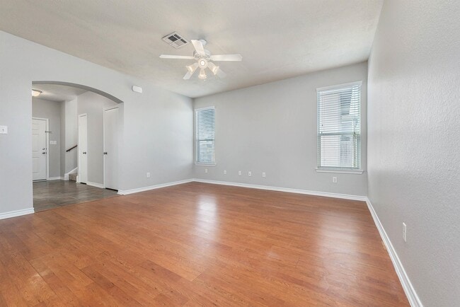 Building Photo - 2939 McLaren Dr