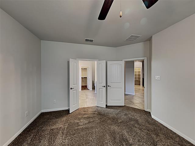 Foto del edificio - 9113 Golden Hollow Ln
