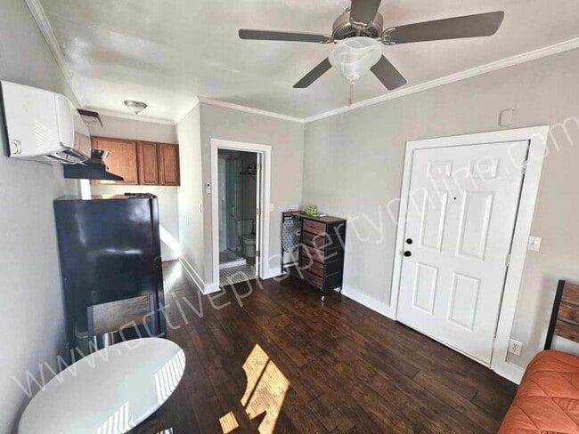 Foto del edificio - 195 College St