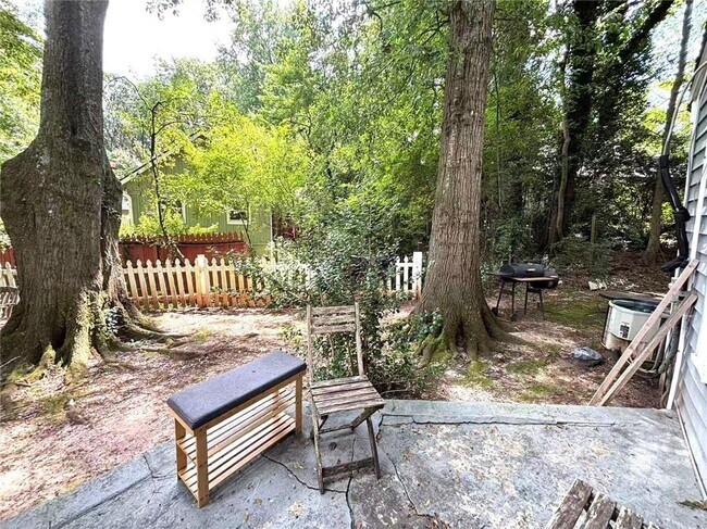 Foto del edificio - 332 Hillcrest Ave