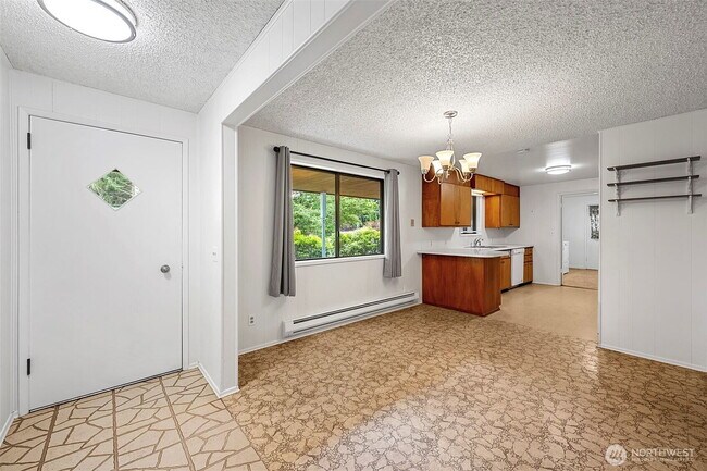 Foto del edificio - "Charming 3-Bed, 2-Bath Home in Everett – Your Perfect Retreat Awaits!"