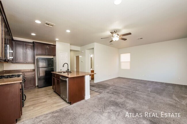 Building Photo - 9120 Kentwell Ave