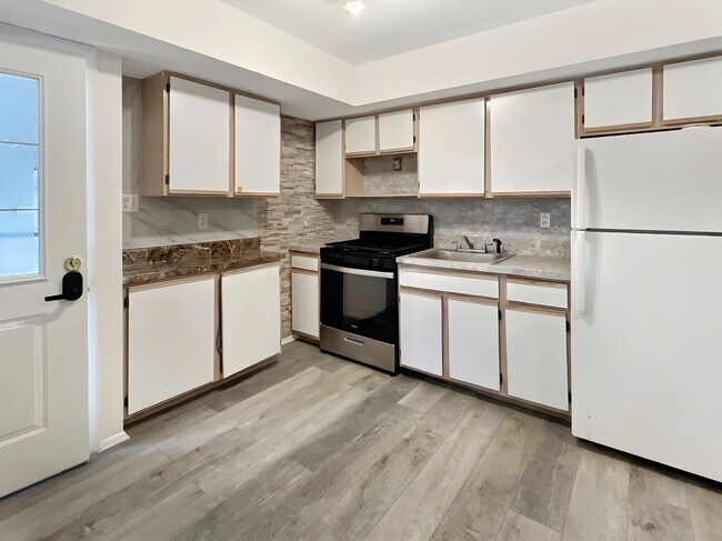 Foto del edificio - 49 Latourette Ln