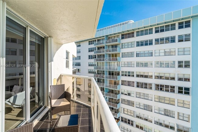 Building Photo - 5880 Collins Ave
