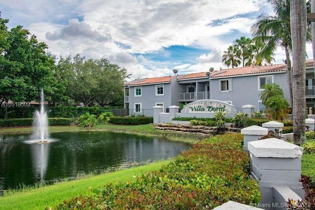 Foto principal - 4744 NW 114th Ave