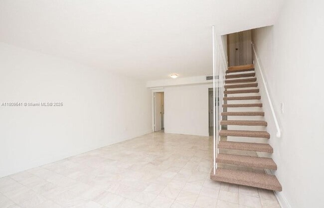 Foto del edificio - 9455 Bay Harbor Terrace