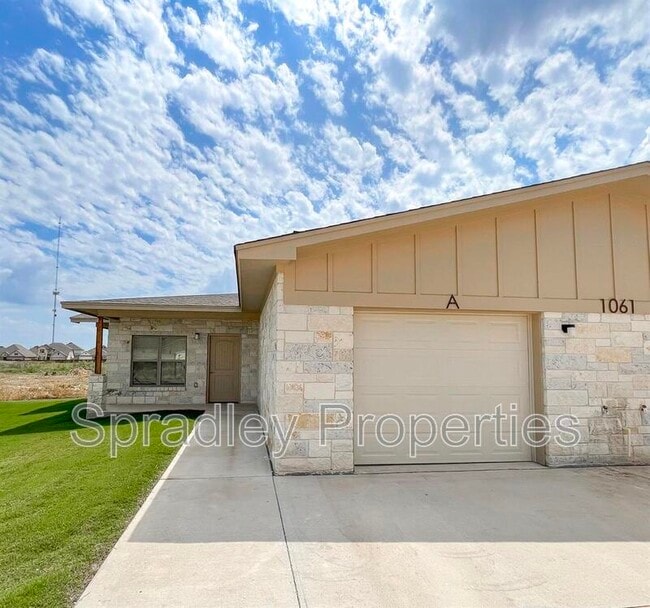 Building Photo - 1061 Hibiscus Dr