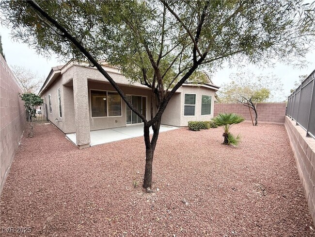 Foto del edificio - 2600 Bechamel Pl