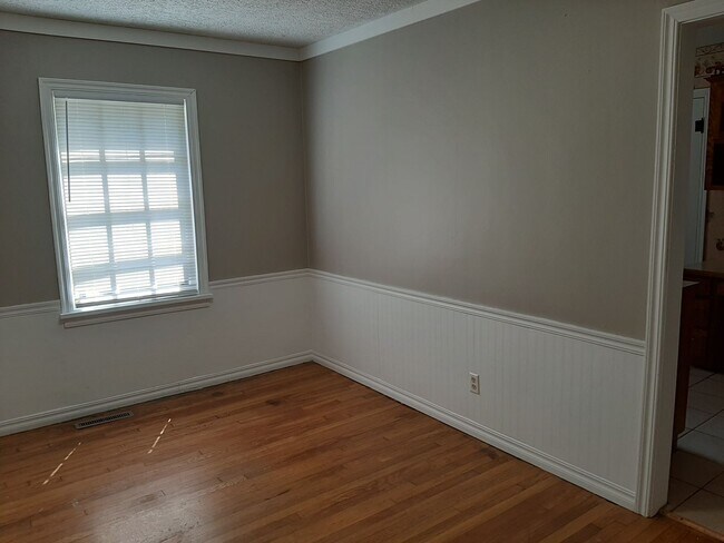 Foto del edificio - Very cute 2 Bedroom home on a corner lot f...