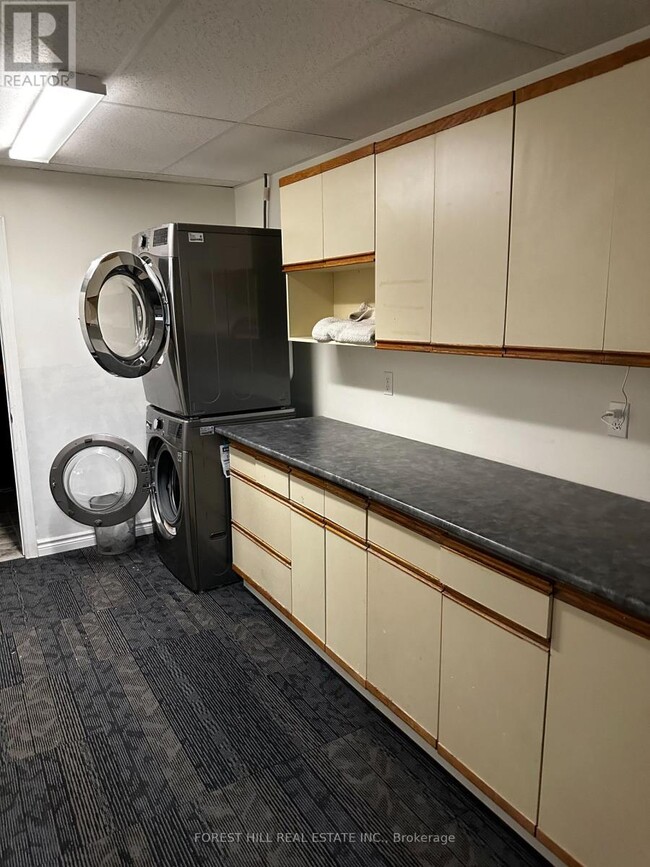 Building Photo - 275 Front St