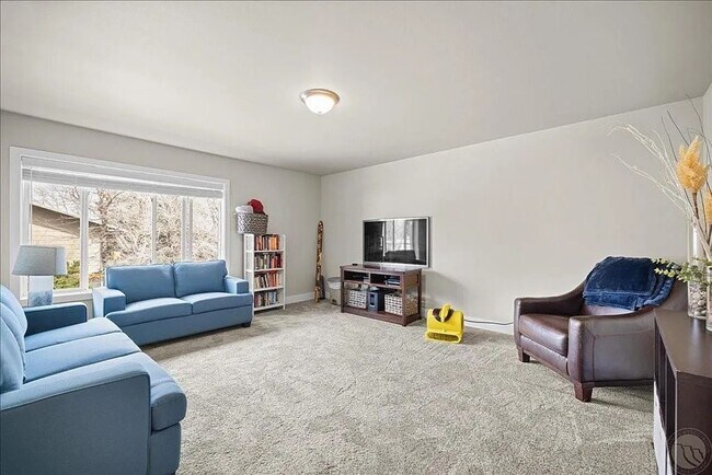 Building Photo - Spacious 3BR/2.5BA Furnished Townhome | Pet-Friendly with Large Fenced Yard & Ample Parking