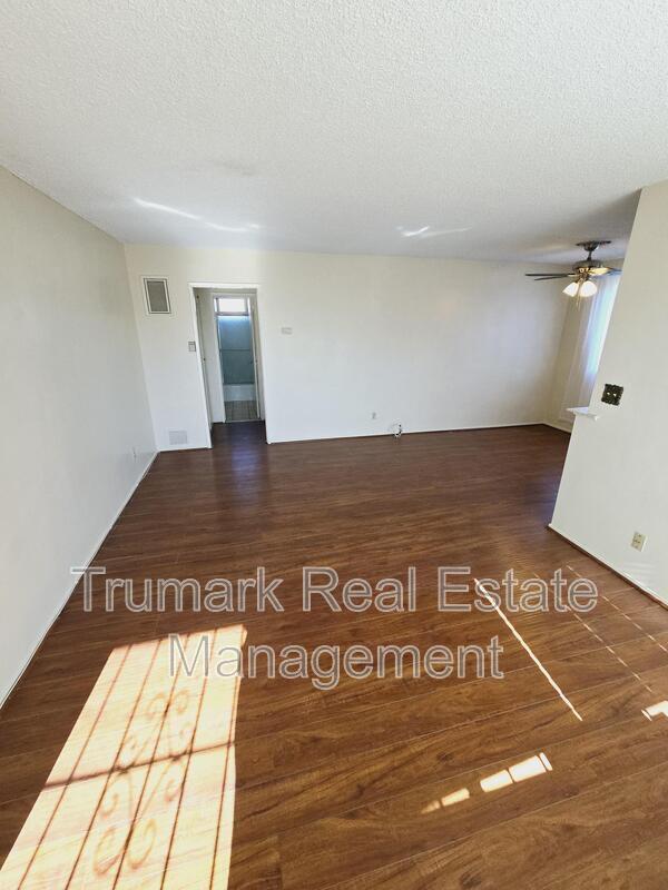 Building Photo - 4619 Lexington Ave