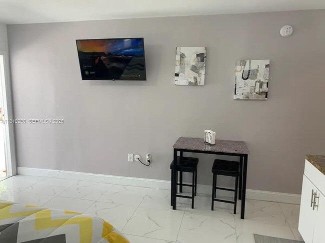 Foto del edificio - 1762 NW 15th St