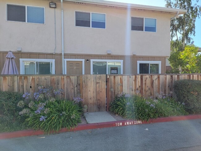 Building Photo - 3377 La Selva St