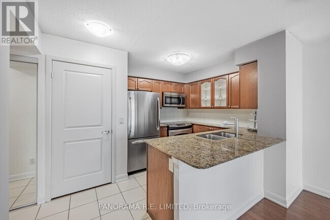 Photo du bâtiment - 205-1205 Sherway Gardens Rd