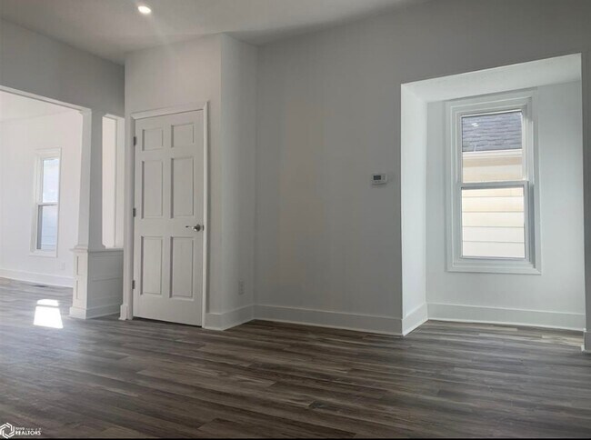 Building Photo - 1109 S 9th St