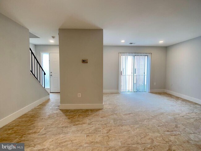 Building Photo - 4523 Logsdon Dr