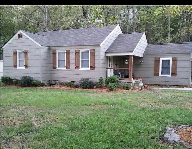 Building Photo - 806 Lupton Dr