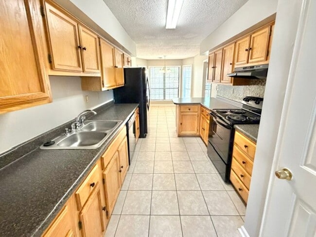 Photo - 4300 Crimson Leaf Cv Apartment