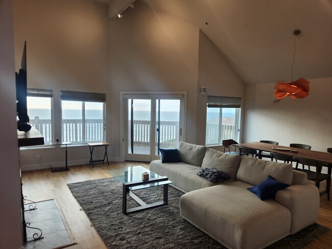 Building Photo - 210 Palmetto Ave