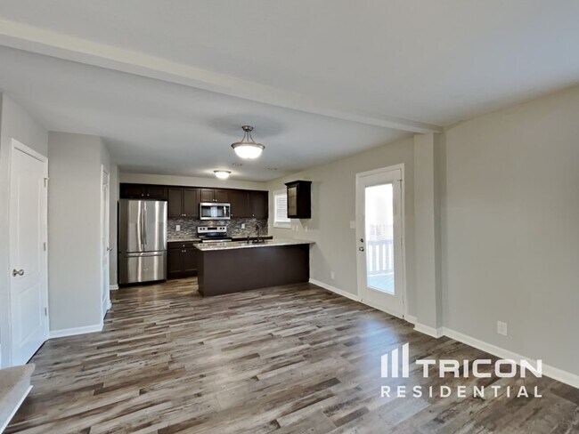 Foto del edificio - 1321 Loren Circle