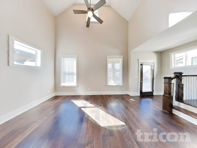 Building Photo - 1247 Hillwood Private Cove