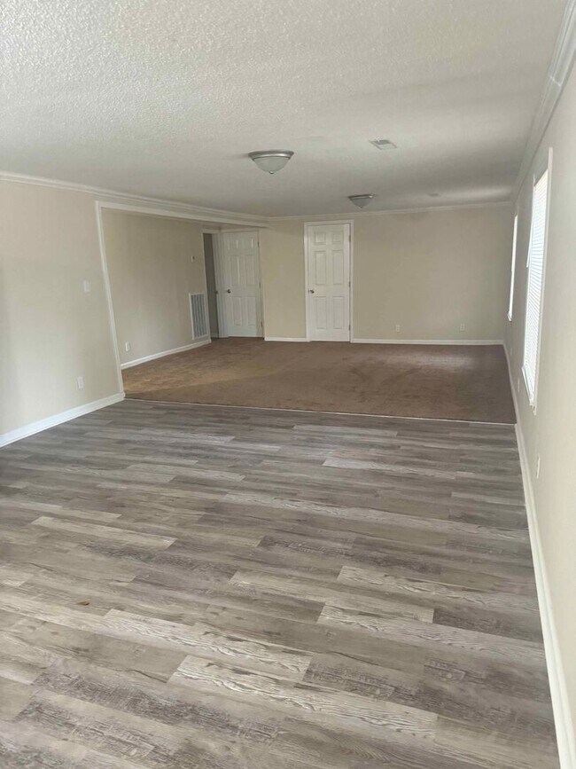 Foto del edificio - Remodeled 3 BDR / 2 BA Home, Small Town Living