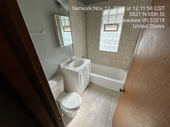 Foto del edificio - 5827 N 65th St