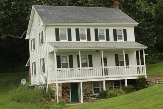 Building Photo - 653 Runkle Rd
