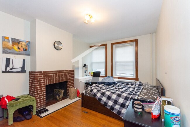 Building Photo - No Brokers Fee. Desirable Brookline Locati...
