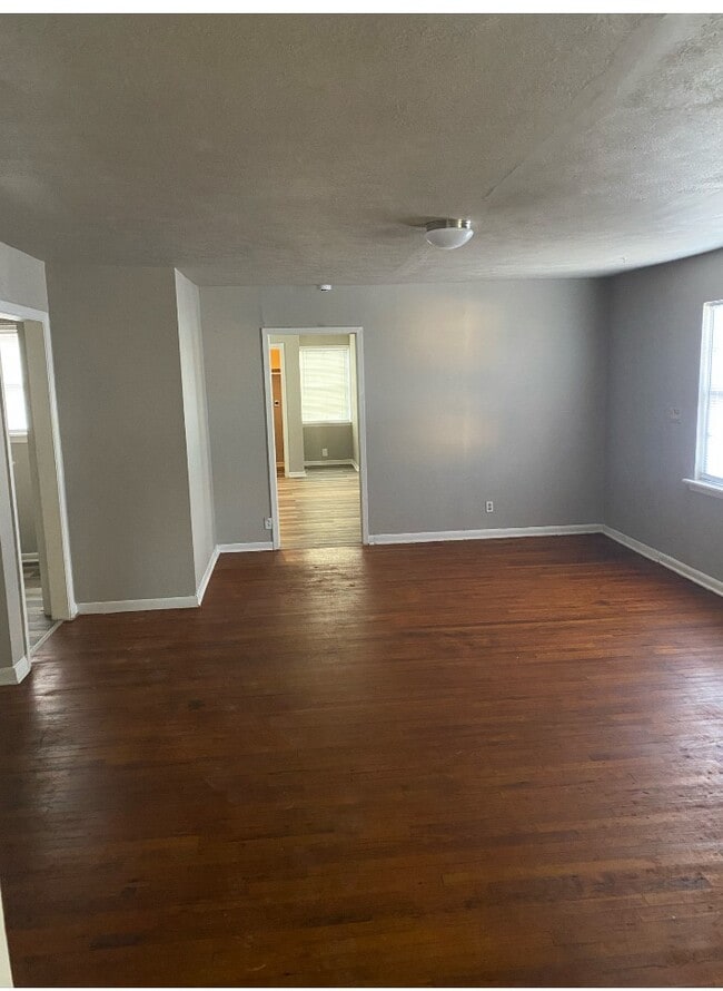 Building Photo - 123 Wingate Rd