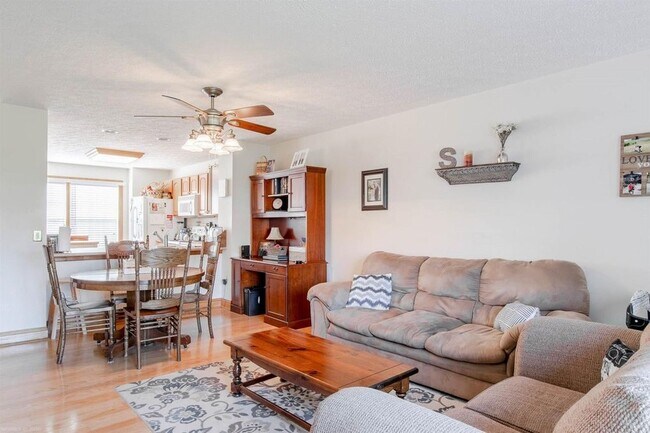 Foto del edificio - 175 Blue Leaf Dr