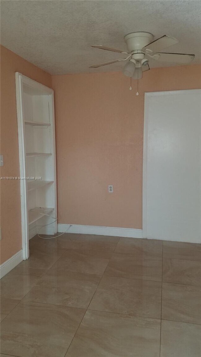 Foto del edificio - 5001 NW 23rd St