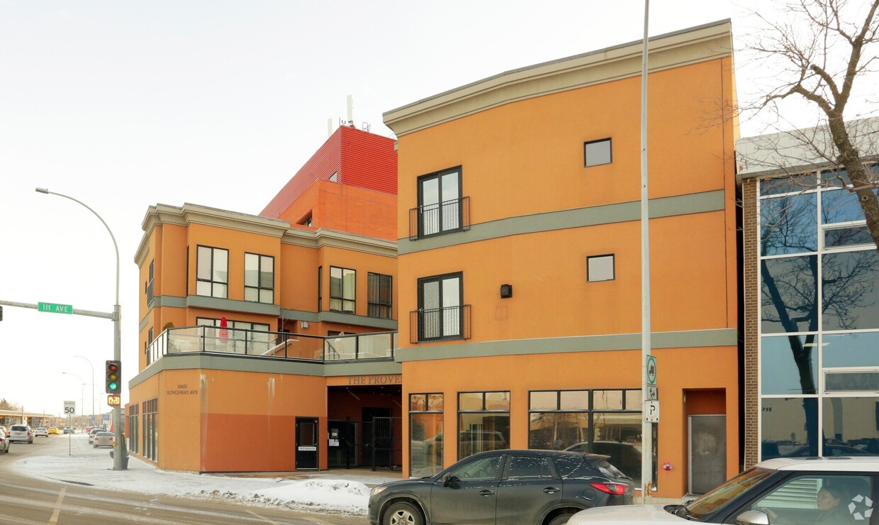 Photo du bâtiment - 10625 Kingsway NW