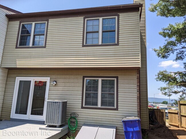Building Photo - 4 br, 2.5 bath House - 8531 Fortune Place