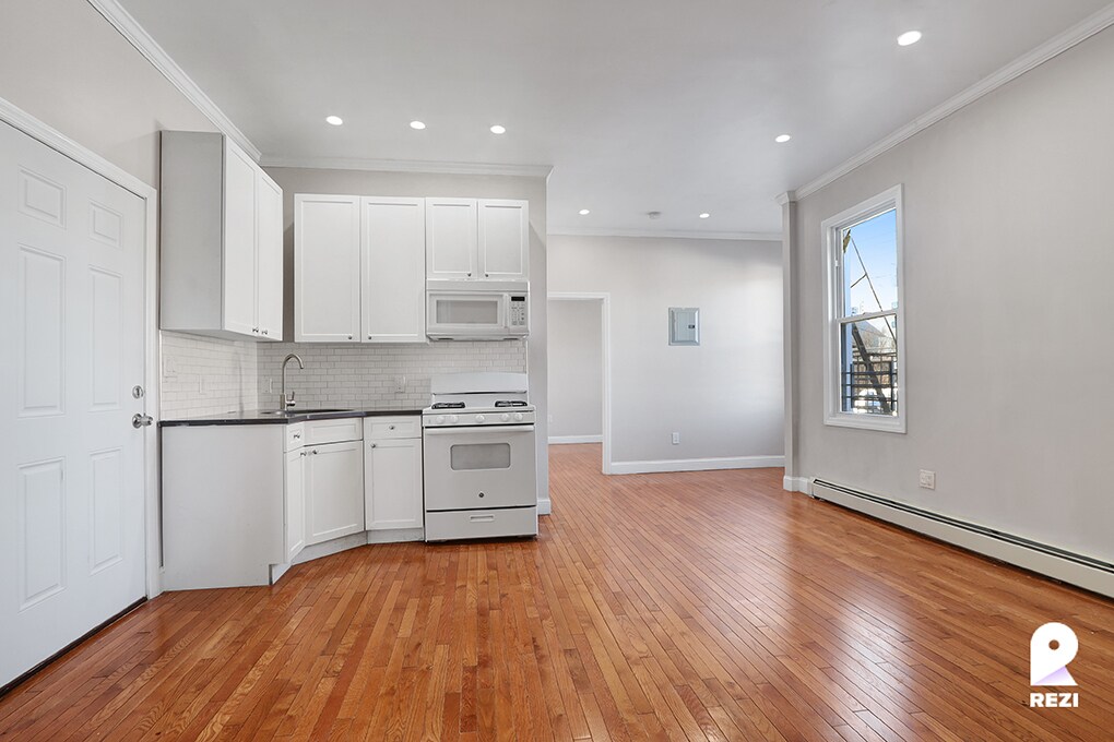 900A E 213th St Unit 2F, Bronx, NY 10469 Apartment for Rent in Bronx