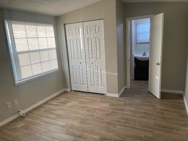 Building Photo - 4007 Bonita Rd