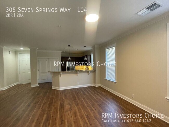 Foto del edificio - 305 Seven Springs Way