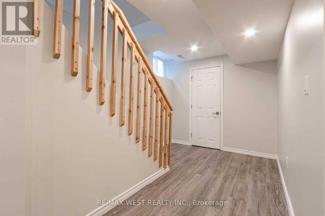 Building Photo - 70 Breeze Dr