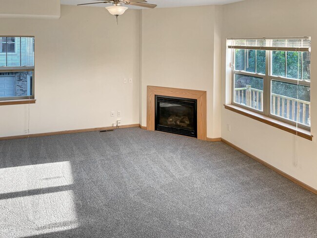 Building Photo - 105 Alena Ln